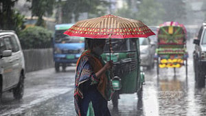 ভ্যাপসা গরমের পর ঢাকায় স্বস্তির বৃষ্টি