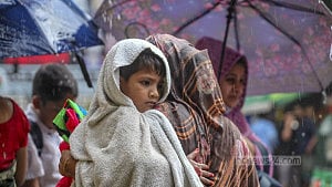 বৃষ্টিতে ঢাকায় স্বস্তি, ভোগান্তিও