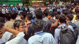 Protesting polytechnic students block Sat Rasta