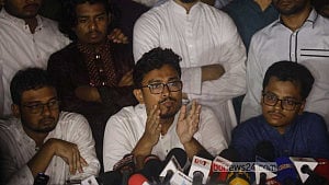DUCSU: Farhad alleges Jubo Dal, BNP workers stationed around DU