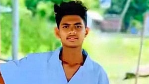 শরীয়তপুরে কিশোর অপরাধীদের ছুরিকাঘাতে আহত কিশোরের মৃত্যু