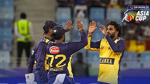 Sri Lanka edge Hong Kong to top group