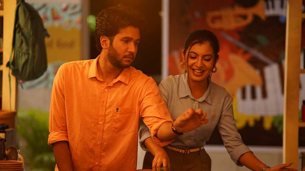 ওয়েব ফিল্ম ‘লিটল মিস ক্যাওসের’ দৃশ্য। ছবি: চরকির সৌজন্যে।   