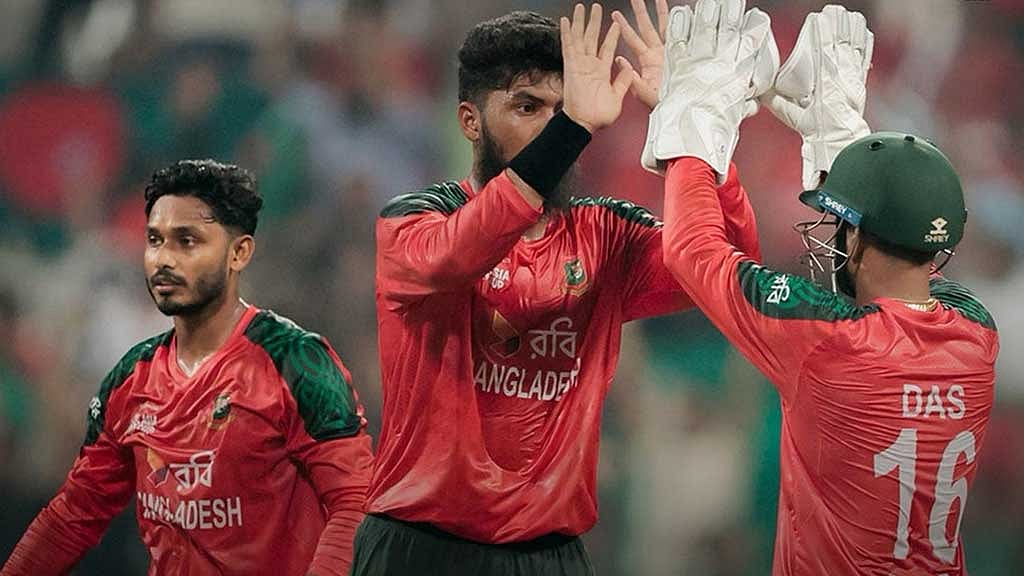 দারুণ বোলিং করেছেন রিশাদ হোসেন। ছবি: এসিসি ফেইসবুক। 