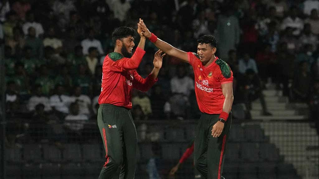 টানা দ্বিতীয় ম্যাচে ভালো বোলিং উপহার দিলেন তাসকিন। ছবি: বিসিবি। 