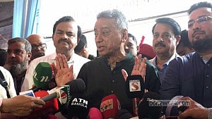স্থিতিশীলতা নষ্টকারীদের ছাড় দেওয়া হবে না: আমির খসরু