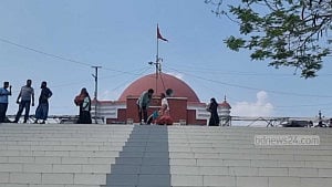 বাগেরহাটের সেই ভাইরাল ভিডিও: স্মার্টফোনে বন্দি আমাদের বিবেক