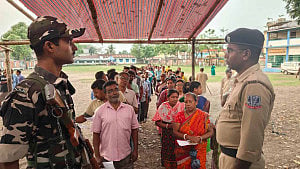 Voting under way in 1st phase of West Bengal Assembly polls