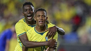 Brazil edge Croatia with late goals in tune-up