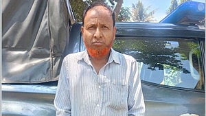 গাইবান্ধায় নিজ বাড়ি থেকে ইয়াবাসহ ইউপি সদস্য গ্রেপ্তার