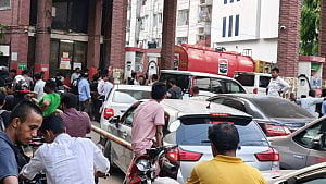 ‘আন্তর্জাতিক বাজারে তেলের দাম বাড়ার ধাক্কা সরাসরি পড়ছে অর্থনীতিতে’