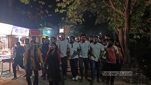 চট্টগ্রাম সিটি কলেজে ‘হামলার’ প্রতিবাদে জাবি ছাত্রদলের বিক্ষোভ