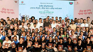 ক্রীড়া কার্ড পেলেন মোরসালিন-ঋতুপর্ণারা