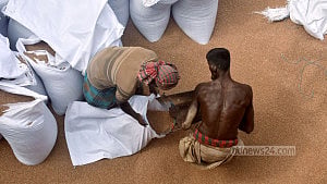 তাদের হাতে অর্থনীতির চাকা