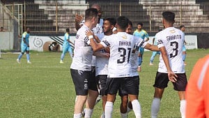 শেষ দিকের গোলে রোমাঞ্চকর জয় মোহামেডানের