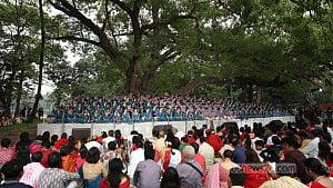 Chhayanaut rings in New Year with call for fearless society