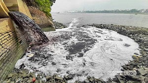 বুড়িগঙ্গা আর বদলাল না!