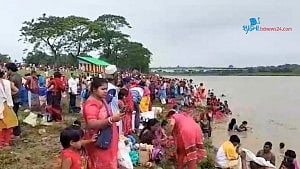নেত্রকোণায় অক্ষয় তৃতীয়ায় গঙ্গাস্নানে হাজারো পুণ্যার্থী