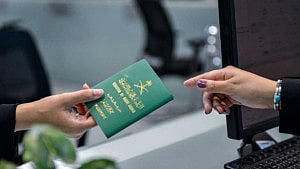 Saudi Arabia tightens travel rules with stiff penalties
