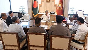 হকারদের পুনর্বাসনের নির্দেশ প্রধানমন্ত্রীর