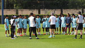 থাইল্যান্ড ম্যাচের হতাশা পেছনে ফেলে সাগরিকা-অর্পিতাদের ভাবনায় চীন
