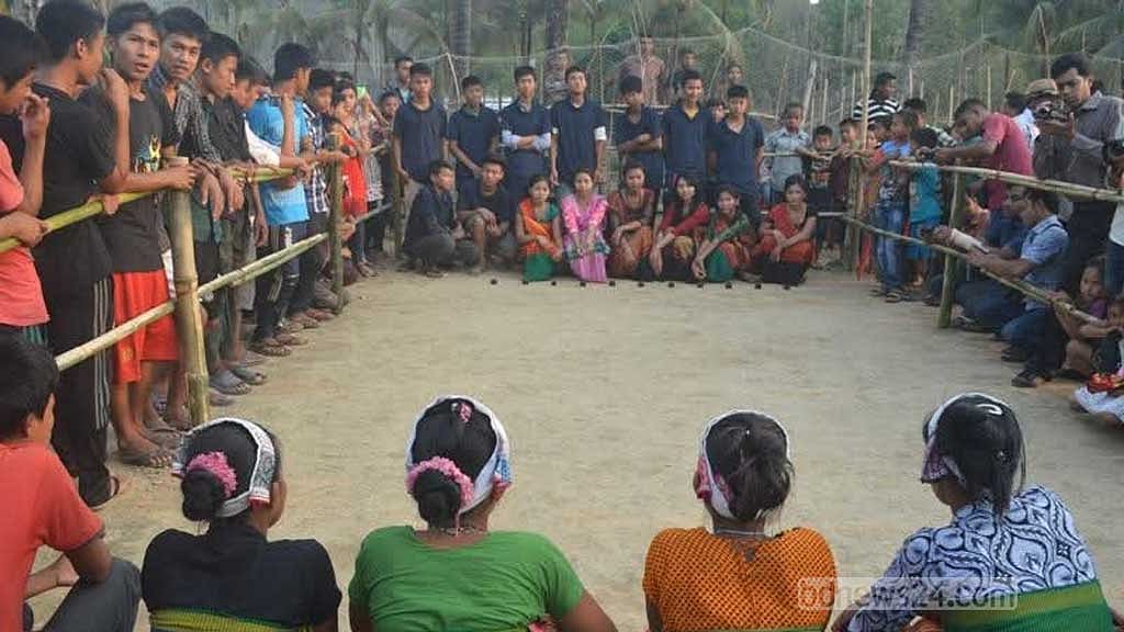 তঞ্চঙ্গ্যাদের বর্ষবরণ উৎসব বিষু উপলক্ষে জাতীয় ‘ঘিলা খেলা’ (ফাইল ছবি)
