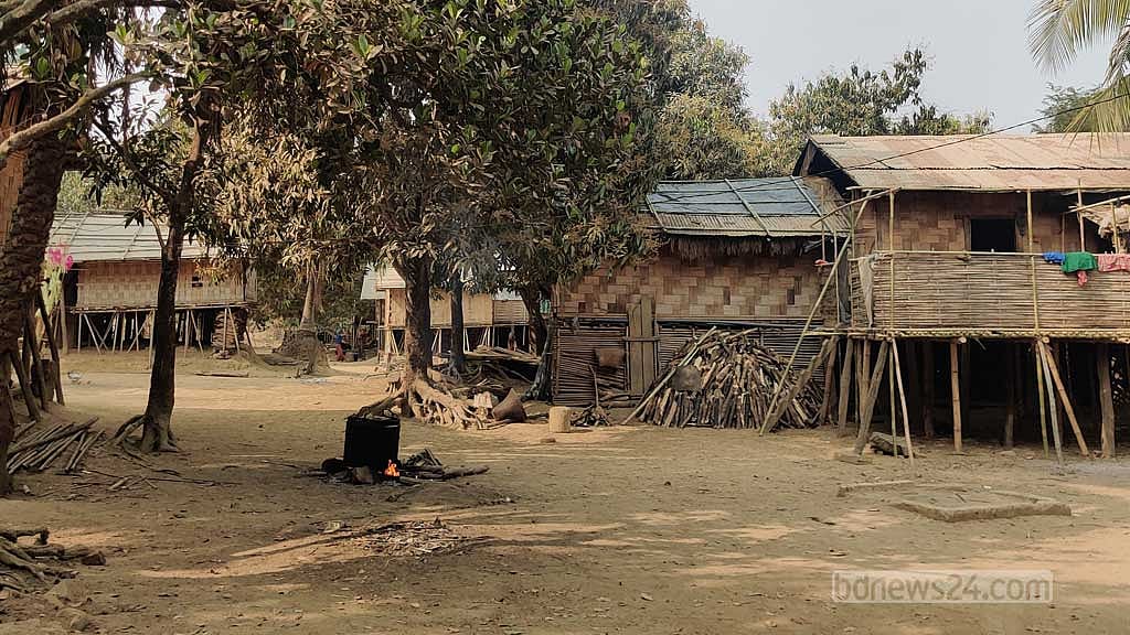 সীমান্তবর্তী পোয়ামুহুরী এলাকায় ইয়াংরিং ম্রো পাড়া।