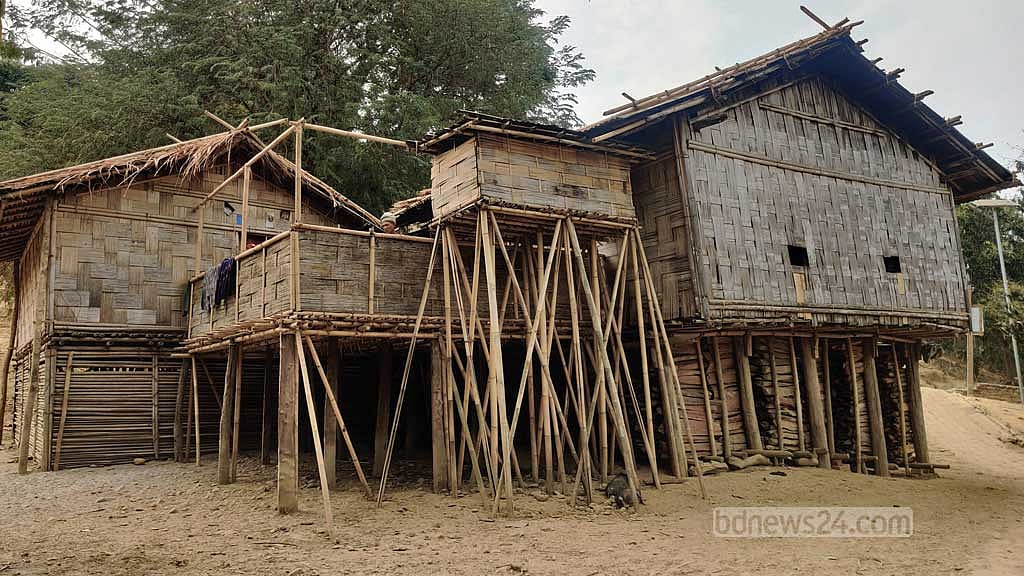 সীমান্তবর্তী পোয়ামুহুরী এলাকায় ইয়াংরিং ম্রো পাড়া।