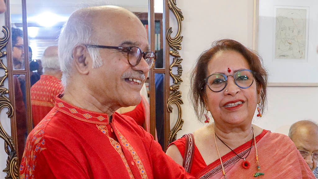বিডিনিউজ টোয়েন্টিফোর ডটকমের বর্ষবরণ অনুষ্ঠানে অর্থনীতিবিদ সেলিম জাহান ও কবি শামীম আজাদ দম্পতি। 