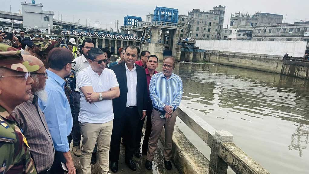 স্থানীয় সরকার প্রতিমন্ত্রী মীর শাহে আলমের নেতৃত্বে চট্টগ্রাম নগরীর সব সেবা সংস্থার প্রধান খাল পরিদর্শন করেন।