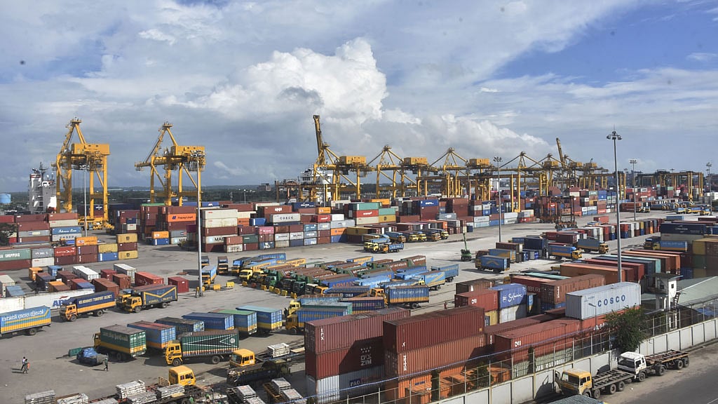 Bangladesh’s trade deficit widens sharply as imports rise and exports slip