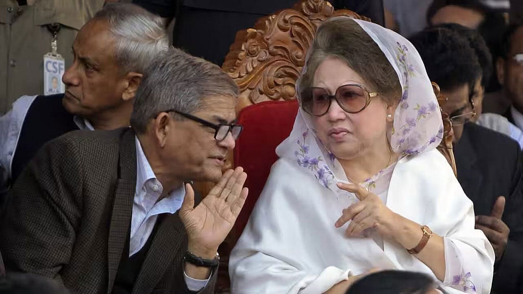 প্রয়াত বিএনপি চেয়ারপারসন খালেদা জিয়া ও মির্জা ফখরুল ইসলাম আলমগীর। ছবি: ফেইসবুক থেকে নেওয়া