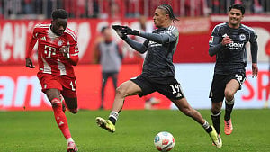 Bayern confirm Davies injury against Frankfurt