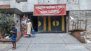 Awami League office now ‘hawkers’ garage’