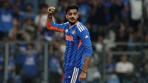 আকসার কেন বাদ, ভারতের হারের পর তোলপাড়