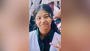 Schoolgirl hacked to death in Rayerbazar