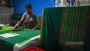 ঈদবাজার: ব্লক-বাটিকের কাজের চাপে কারিগররা
