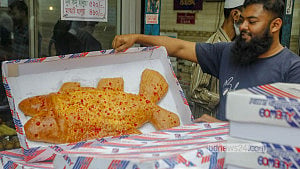 Shab-e-Barat streets flooded with patterned breads