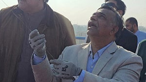 বুলবুলের ঘুড়ির নিচে বাংলাদেশের ক্রিকেট