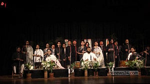 Songs, poetry liven up Chhayanaut’s Ekushey tribute