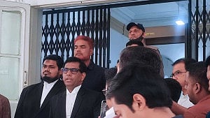 ট্রাইব্যুনালে বিচারকাজ ‘অবশ্যই’ চলমান থাকবে: প্রধান কৌঁসুলি