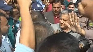 Advisor Sakhawat faces protests at Chittagong Port