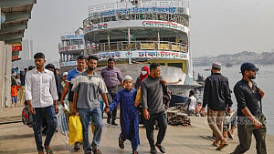 ভোট শেষ হতেই ঢাকায় ফেরা