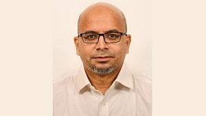 দেশছাড়া নিয়ে যে ব্যাখ্যা দিলেন ফয়েজ আহমদ