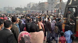 ভোটের ছুটিতে গাজীপুর ছাড়ছেন শ্রমিকরা, ২ মহাসড়কে গাড়ির জট