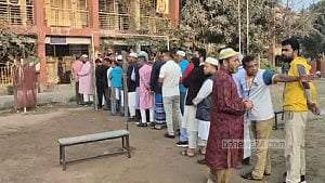 গাজীপুরে ভোটগ্রহণ চলছে, সকালে উপস্থিতি কম
