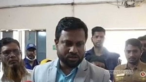 এক ঘণ্টা লাইনে দাঁড়িয়ে থেকে নারী জানলেন তার ভোট দেওয়া হয়ে গেছে