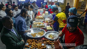 Iftar spread on Bailey Road