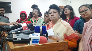 জামায়াত আমিরের প্রার্থিতা বাতিল চেয়ে সিইসিকে স্মারকলিপি ১০ নারী ও এক সংগঠনের