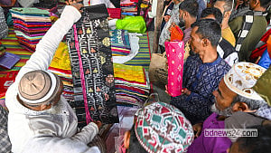 Inside Noapara’s bustling Jamdani market